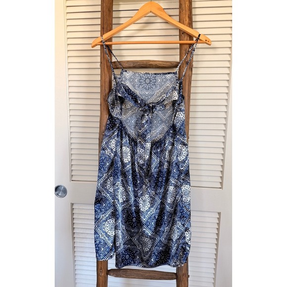 Birch and Stone Blue White Paisley Print Mini Dress Sleeveless Open Back SIze M - Picture 2 of 6